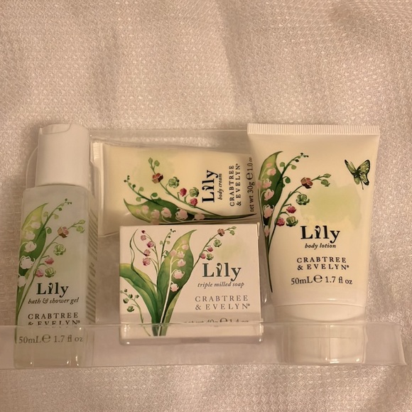 Crabtree and Evelyn bath set - Picture 2 of 7